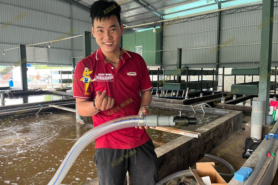 Engineer Tommy Continues to Install Ventek Aeration Heads for Customers at Farms in Can Giuoc - Long An